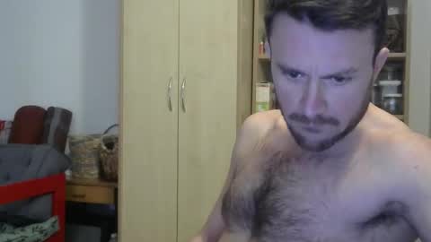 Snapshot of hotgardenersexy chatting on 03/19/26, 10:25 Le jardinier sexy online show from 03/19/26, 10:25
