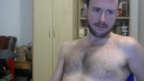 Snapshot of hotgardenersexy chatting on 03/20/26, 07:08 Le jardinier sexy online show from 03/20/26, 07:08