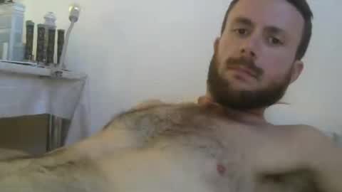 Snapshot of hotgardenersexy chatting on 06/24/26, 07:13 Le jardinier sexy online show from 06/24/26, 07:13