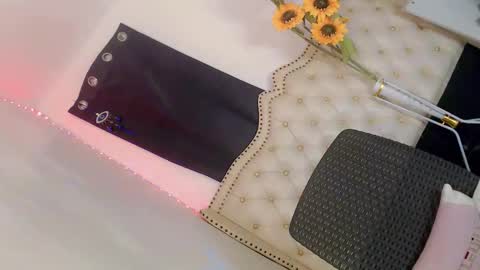 hotgirl_krisxx online show from 10/15/25, 09:31