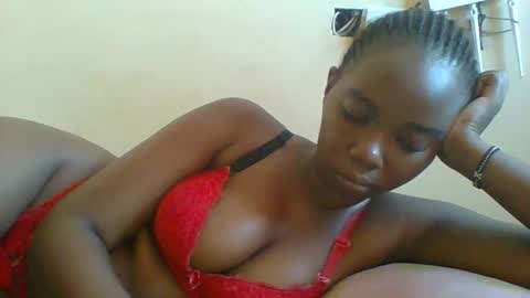 Queen online show from 11/28/25, 01:58