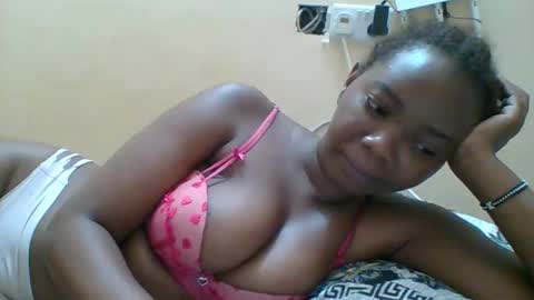 Queen online show from 12/21/25, 12:29