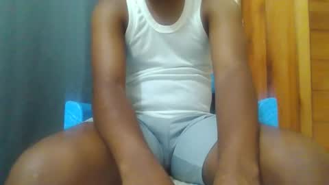 hotguyy001 online show from 10/19/25, 02:45