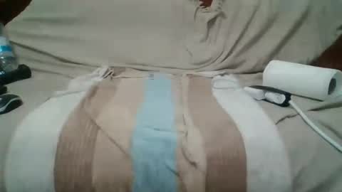 hothot1505 online show from 10/18/25, 12:02