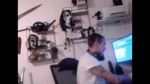 hotkinkytat online show from 02/18/25, 11:19