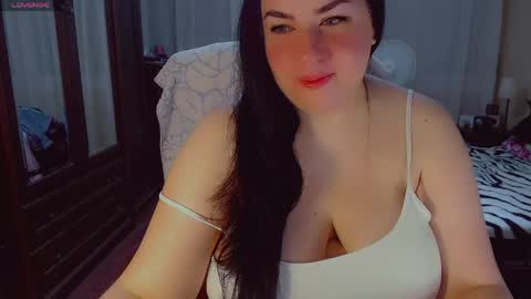 Snapshot of hotkittysquirt chatting on 05/28/26, 08:17 Angela online show from 05/28/26, 08:17