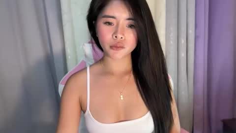 Snapshot of hotloveaxx chatting on 11/05/25, 02:39 Vea online show from 11/05/25, 02:39