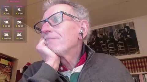 hotlux_54 online show from 04/19/26, 09:28