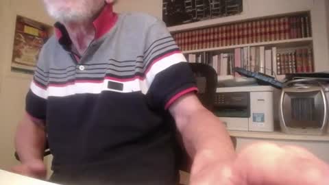 Snapshot of hotlux_54 chatting on 06/14/26, 10:34 hotlux_54 online show from 06/14/26, 10:34