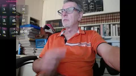 Snapshot of hotlux_54 chatting on 08/09/26, 11:04 hotlux_54 online show from 08/09/26, 11:04