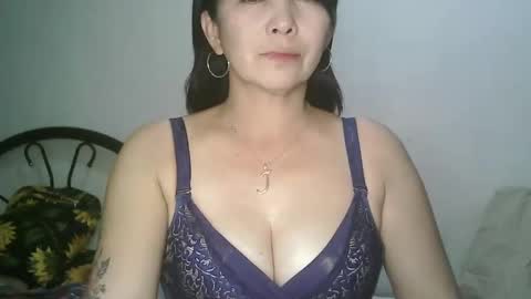 Snapshot of hotmamajen4u chatting on 05/18/26, 05:24 hotmamajen4u online show from 05/18/26, 05:24