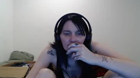 Snapshot of hotmodel1984 chatting on 06/05/26, 10:37 hotmodel1984 online show from 06/05/26, 10:37