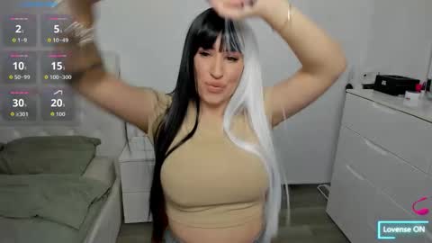 hotmorenaxxx online show from 02/04/26, 01:06