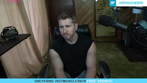 hotmuscles6t9 online show from 06/17/26, 07:15