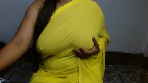 Snapshot of hotmuskan21 chatting on 01/24/25, 05:21 Muskan online show from 01/24/25, 05:21