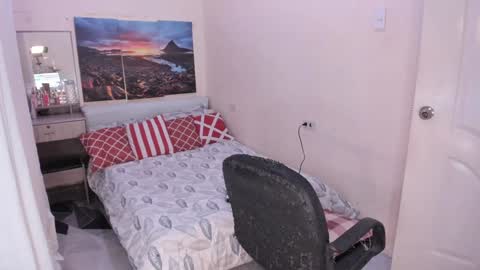 Snapshot of hotnasty_madisson chatting on 12/23/24, 03:44 Madi online show from 12/23/24, 03:44