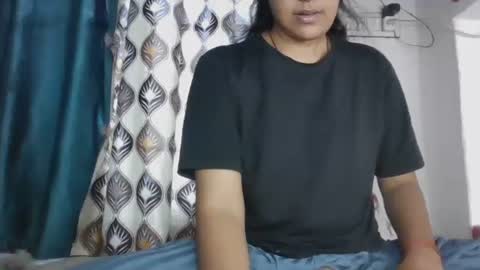 lola online show from 10/27/25, 06:28