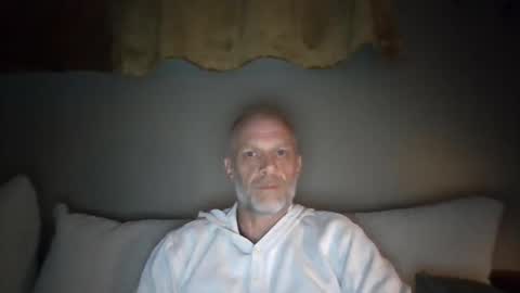 Snapshot of hototo2 chatting on 05/25/26, 02:17 hototo2 online show from 05/25/26, 02:17