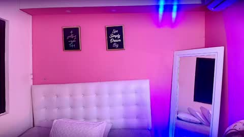 Sussy Bloom  online show from 01/28/25, 12:22