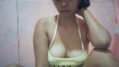 hotpink4u04 online show from 10/08/25, 06:38