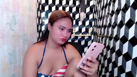 Snapshot of hotscarletcumxx chatting on 06/11/26, 12:32 veronica online show from 06/11/26, 12:32