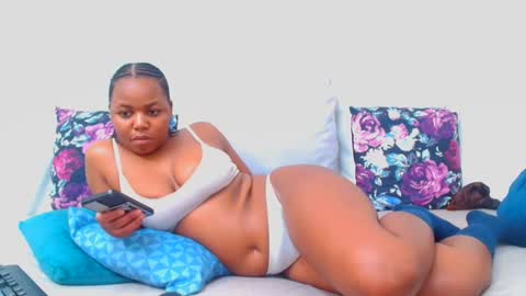 hotsmalltitsx online show from 09/22/25, 11:07