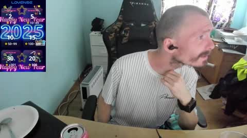 Snapshot of hotsummer1996 chatting on 03/09/25, 08:51 hot online show from 03/09/25, 08:51