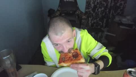 Snapshot of hotsummer1996 chatting on 03/12/25, 06:22 hot online show from 03/12/25, 06:22