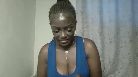 Snapshot of hott_amalia chatting on 11/16/25, 12:00 Amalia online show from 11/16/25, 12:00