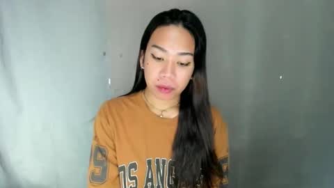 jelaigrande  online show from 04/24/26, 11:18