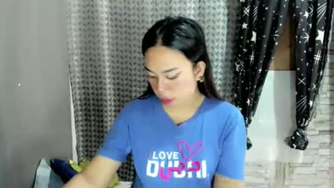 Snapshot of hott_cumforyou chatting on 05/28/26, 03:37 jelaigrande online show from 05/28/26, 03:37