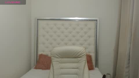 Snapshot of hott_eryka chatting on 02/03/25, 06:56 Eryka online show from 02/03/25, 06:56