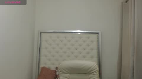 Snapshot of hott_eryka chatting on 02/03/25, 10:03 Eryka online show from 02/03/25, 10:03