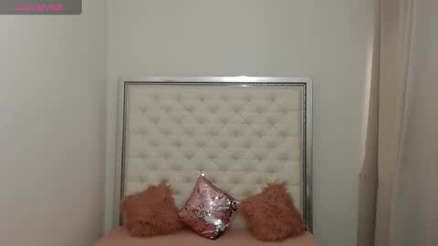 Snapshot of hott_eryka chatting on 02/13/25, 06:52 Eryka online show from 02/13/25, 06:52