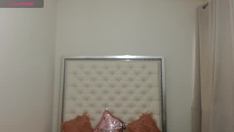 Snapshot of hott_eryka chatting on 02/13/25, 10:02 Eryka online show from 02/13/25, 10:02