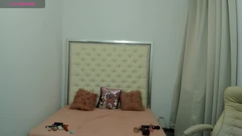 Snapshot of hott_eryka chatting on 09/20/25, 10:27 Eryka online show from 09/20/25, 10:27