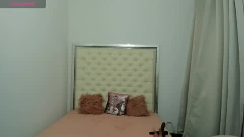 Snapshot of hott_eryka chatting on 11/03/25, 10:05 Eryka online show from 11/03/25, 10:05