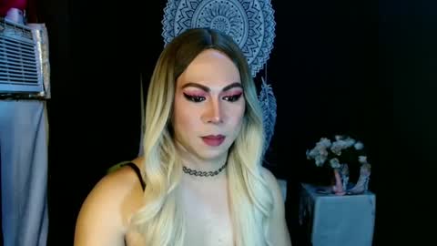 Snapshot of hott_summerr chatting on 02/02/25, 04:37 Alex Summer online show from 02/02/25, 04:37