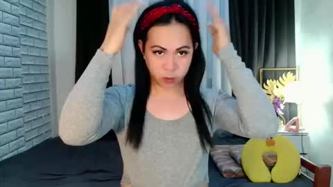 Snapshot of hott_summerr chatting on 11/21/25, 08:29 Alex Summer online show from 11/21/25, 08:29