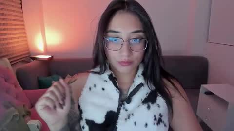 hottbee3645 online show from 03/10/26, 08:14