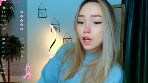 Snapshot of hottease_pvt chatting on 12/04/24, 08:12 hello Im Eva online show from 12/04/24, 08:12