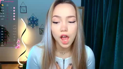 Snapshot of hottease_pvt chatting on 12/21/24, 08:28 hello Im Eva online show from 12/21/24, 08:28