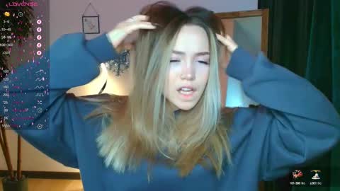 Snapshot of hottease_pvt chatting on 01/03/25, 08:32 hello Im Eva online show from 01/03/25, 08:32