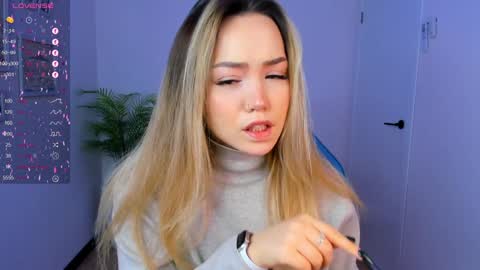 Snapshot of hottease_pvt chatting on 01/07/25, 08:13 hello Im Eva online show from 01/07/25, 08:13