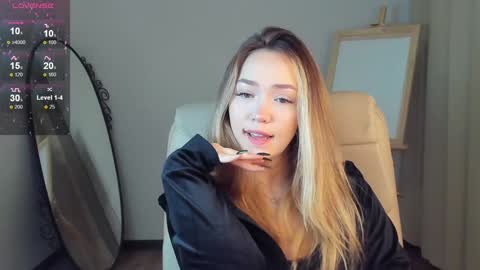 Snapshot of hottease_pvt chatting on 01/17/25, 08:24 hello Im Eva online show from 01/17/25, 08:24