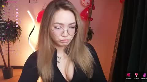 Snapshot of hottease_pvt chatting on 02/04/25, 05:21 hello Im Eva online show from 02/04/25, 05:21