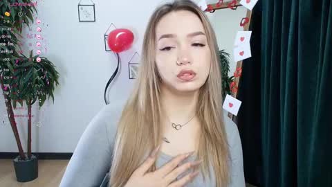 Snapshot of hottease_pvt chatting on 02/11/25, 02:03 hello Im Eva online show from 02/11/25, 02:03