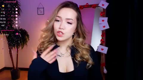 Snapshot of hottease_pvt chatting on 02/12/25, 08:06 hello Im Eva online show from 02/12/25, 08:06