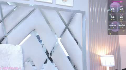 Snapshot of hottest_mature chatting on 05/15/26, 10:50 Natalia online show from 05/15/26, 10:50