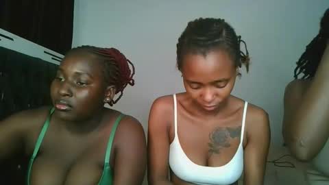 Snapshot of hottie_mistie chatting on 04/19/26, 09:06 hottie_mistie online show from 04/19/26, 09:06